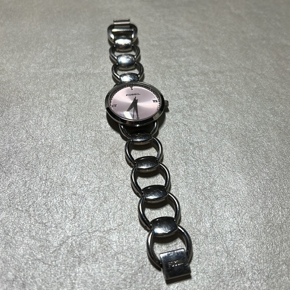 Fossil watch pink with diamonds face - Picture 2 of 4